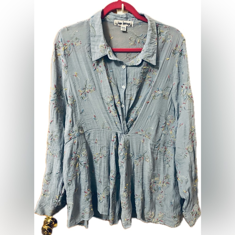 Chambray Colored Embroidered Top Women’s XXL